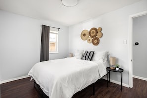 2 bedrooms, desk, iron/ironing board, free WiFi