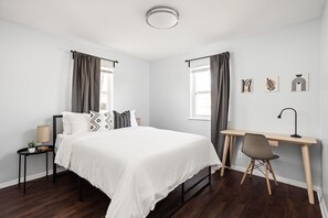 2 bedrooms, desk, iron/ironing board, free WiFi - Modern Boho Villas 10 min Airpt. (Indianapolis)