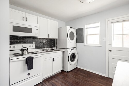 Modern Boho Villas 10 min Airpt.