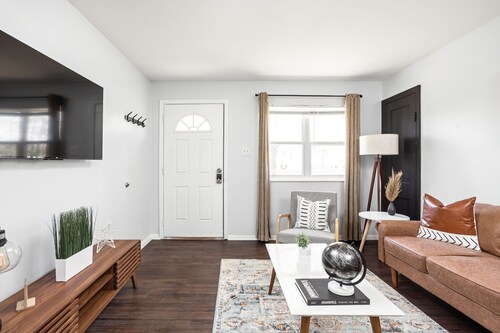 Modern Boho Villas 10 min Airpt.