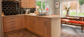 Brooklands - sleeps 10 guests  in 4 bedrooms