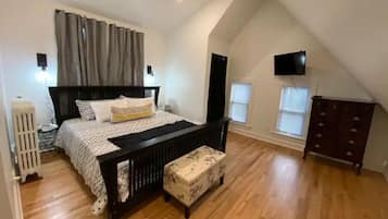 3 chambres, bureau, fer et planche à repasser, lit parapluie