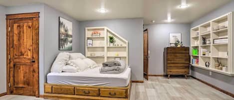 1 غرفة نوم ومكواة/لوح كي وواي فاي مجانًا وملاءات أسرّة