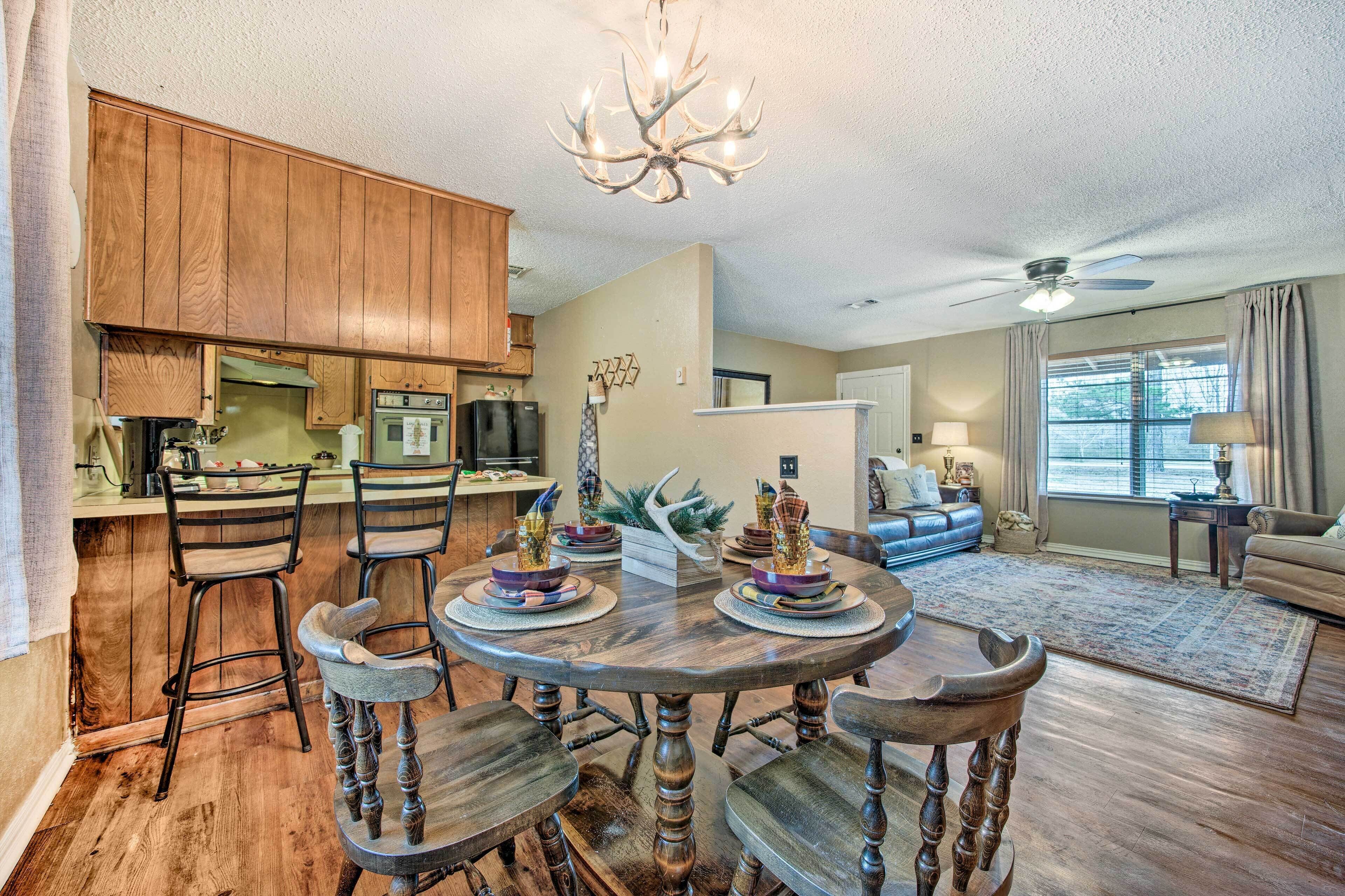 20-Acre Broken Bow Vacation Rental w/ Grill!