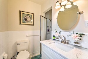 Hair dryer, towels - Little Rock Home ~ 5 Mi to Downtown! (Little Rock)