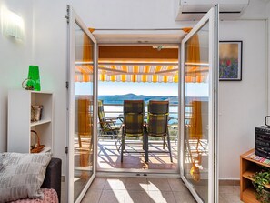 Interior - Apartment Irena - One Bedroom Apartment with Balcony and Sea View (Posedarje)