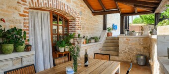 Villa Suna with private pool in Istrien