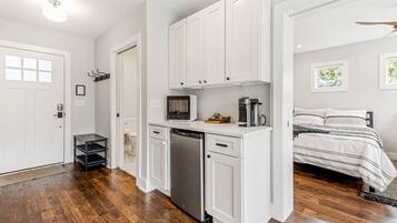 1 bedroom, Internet, bed sheets