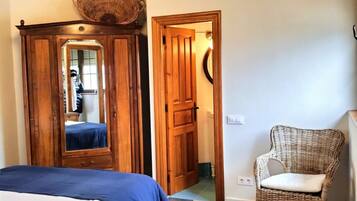 2 dormitorios, tabla de planchar con plancha, wifi y ropa de cama