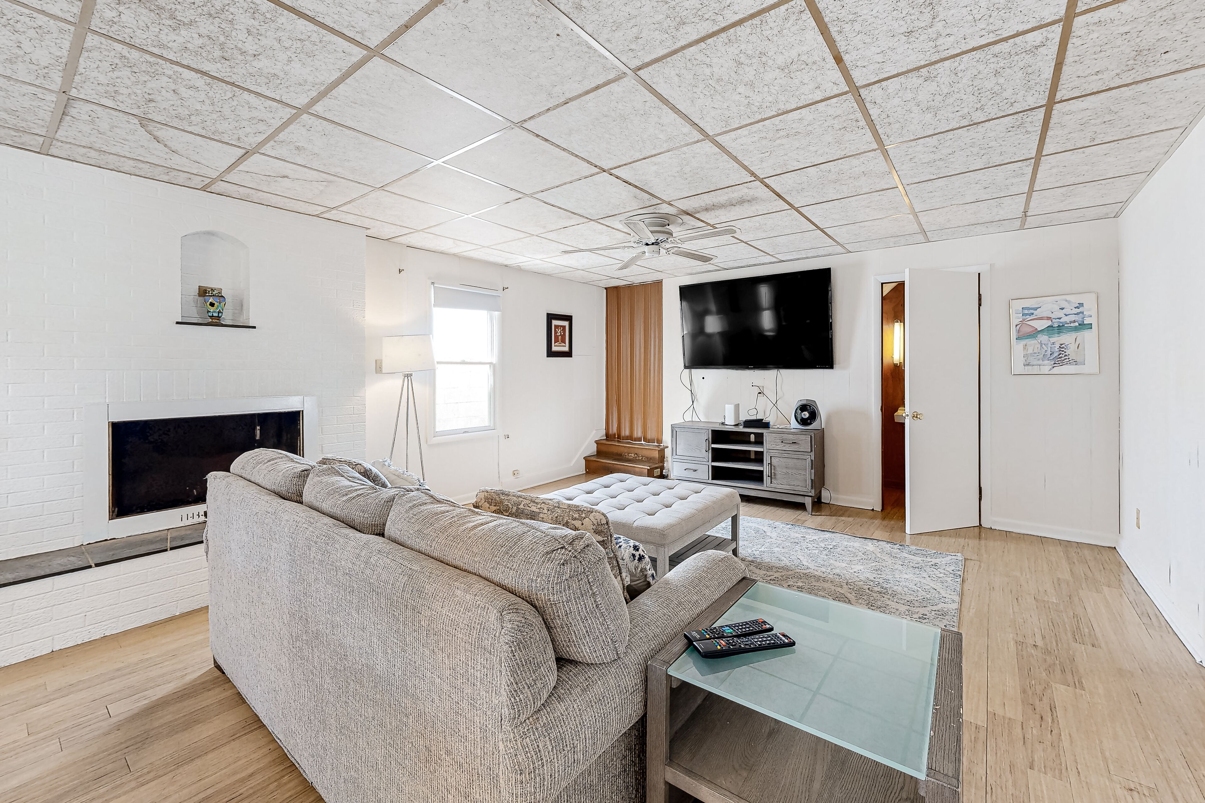 Town of Dewey Beach charming dog-friendly home with washer/dryer