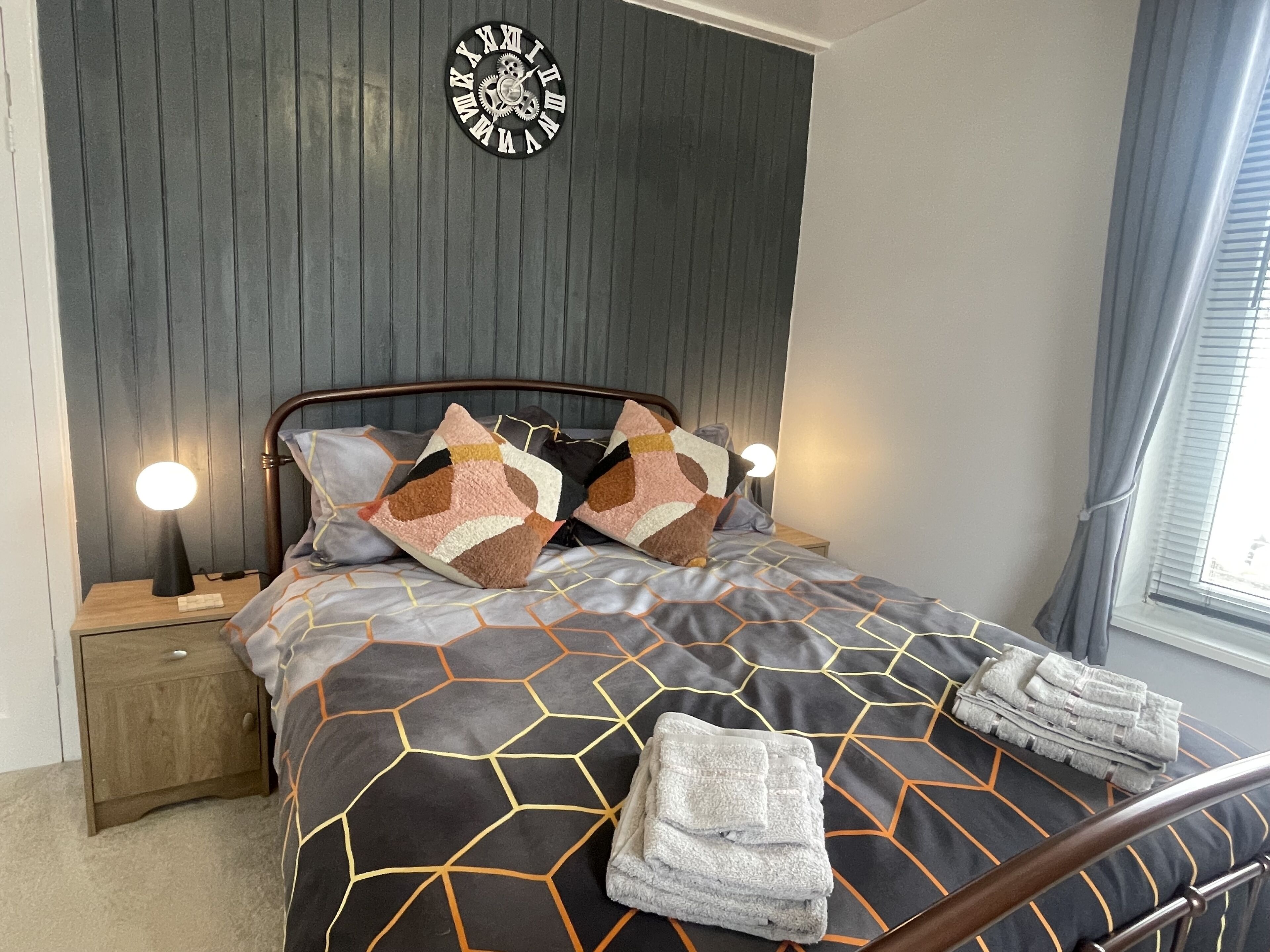 4 bedrooms, desk, iron/ironing board, travel crib