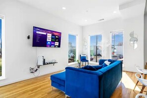 Smart-TV, Videospiele, Bücher, Streaming-Dienste
