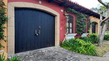 Bagian depan properti