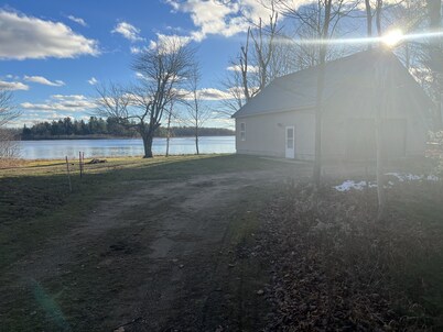 Lake front Rustic Cabin in the UP, Snowmobile-ATV trails, Falls, Mackinaw Island