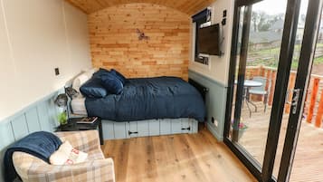 1 bedroom, individually decorated, individually furnished, free WiFi