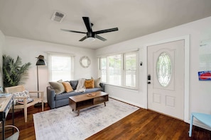 TV, fireplace, offices - Pool, 5/2 hot tub, 2kings, fire pit (Blanco)
