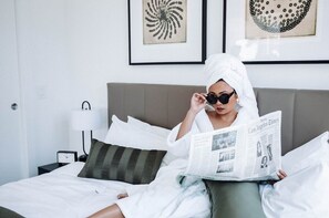 1 bedroom, WiFi, bed sheets - Level- Extended Stay Getaway. One Bedroom Suite (Long Beach)