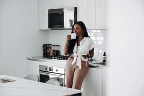 Private kitchen - Level- Extended Stay Getaway. One Bedroom Suite (Long Beach)