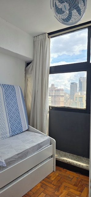 Apartamento 3121 | Cortinas opacas, tabla de planchar con plancha, wifi gratis