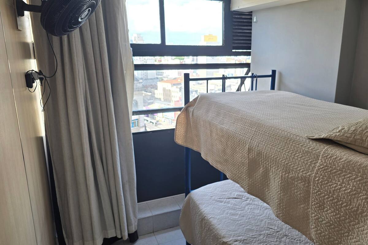 Apartamento 2204 | Cortinas blackout, tabla de planchar con plancha y wifi gratis