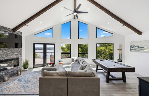 Tranquil Waterfront-Private Dock, Sauna, Swim Spa