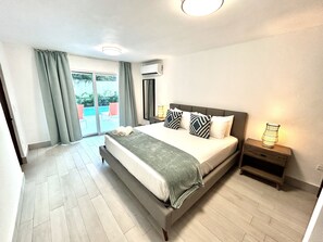 6 bedrooms, iron/ironing board, travel cot, free WiFi - STEPS FROM THE BEACH, BRAND NEW HOME (Río Grande)