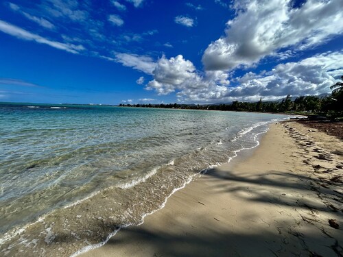 STEPS FROM THE BEACH, BRAND NEW HOME