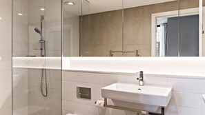 Hair dryer, towels - Cosmopolitan Heights ISYD (Sydney)