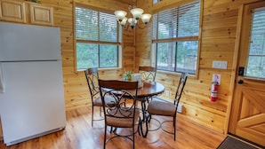 Dining - Cozy cabin for 2, private hot tub, King size bed! (Overgaard)