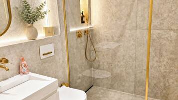 Deluxe-Apartment | Badezimmer
