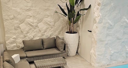 UG Neubau City Wohnung (optional Pool+Gym+2tes Bad extra buchbar)