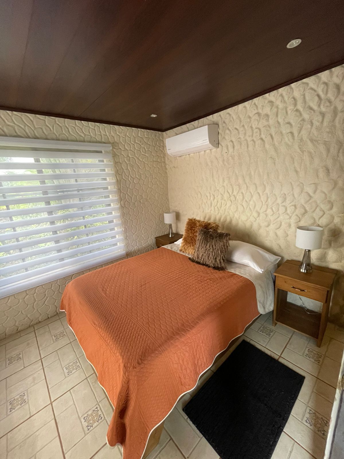 2 bedrooms, in-room safe, iron/ironing board, free WiFi
