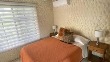 2 bedrooms, in-room safe, iron/ironing board, free WiFi