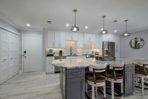 Fridge, microwave, oven, stovetop - Cool Breeze by Beach Boutique Rentals (Holmes Beach)