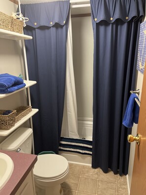 Whirlpool, Haartrockner, Bidet, Handtücher