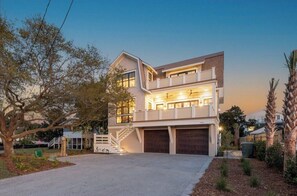 Exterior - 614 Palm Blvd. Brand New Custom Built Home! Pool and Water Views! (Isle Of Palms)
