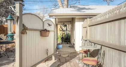 Cozy Solar Cottage on the West Side