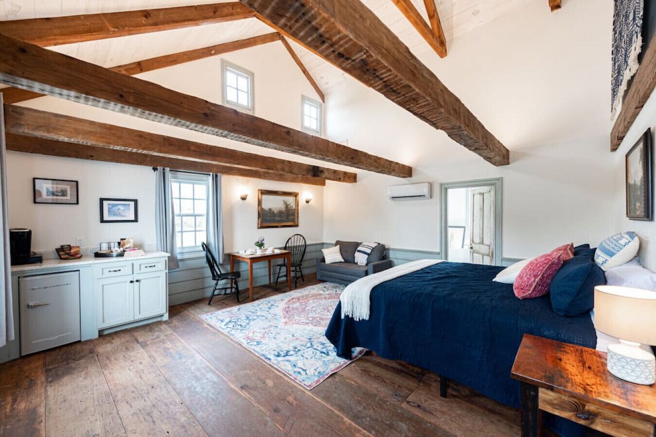 Hudson upstairs suite - The Mohawk Valley House