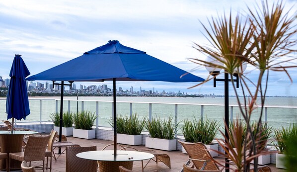 Outdoor dining - Miramar Blue Sunset (João Pessoa)