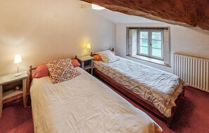 5 bedrooms, iron/ironing board, travel cot, free WiFi