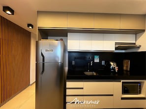 Apartment | Dapur peribadi | Peti sejuk, ketuhar gelombang mikro, pengisar