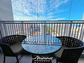 Apartment | Tempat makan luar
