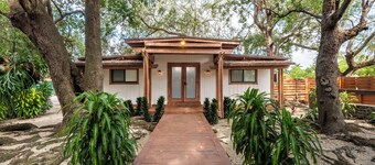 Find Peace - Tiny House in Japanese Garden