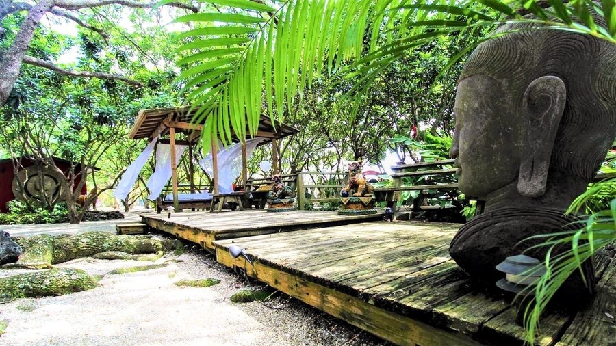 Find Peace - Tiny House in Japanese Garden