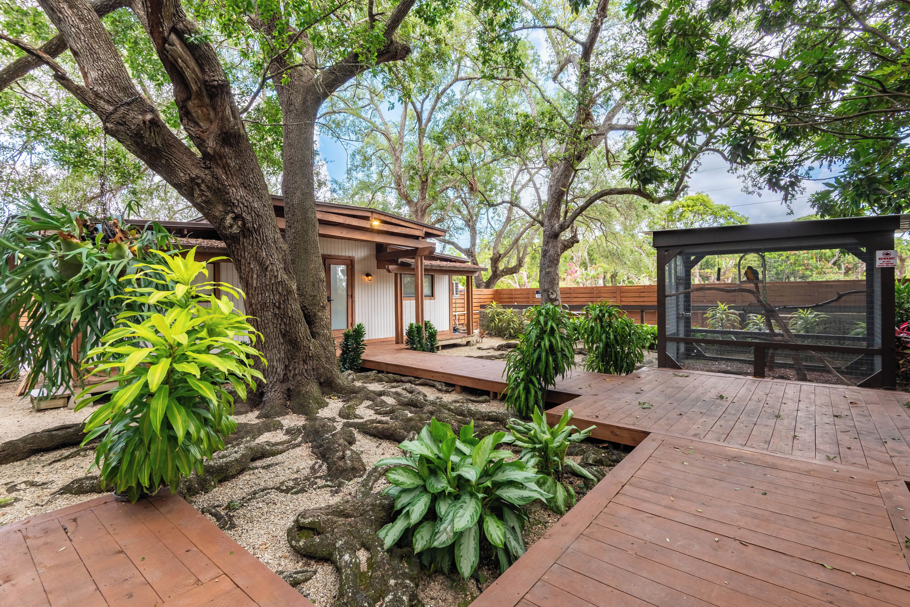 Deluxe House, Garden View | Terrace/patio