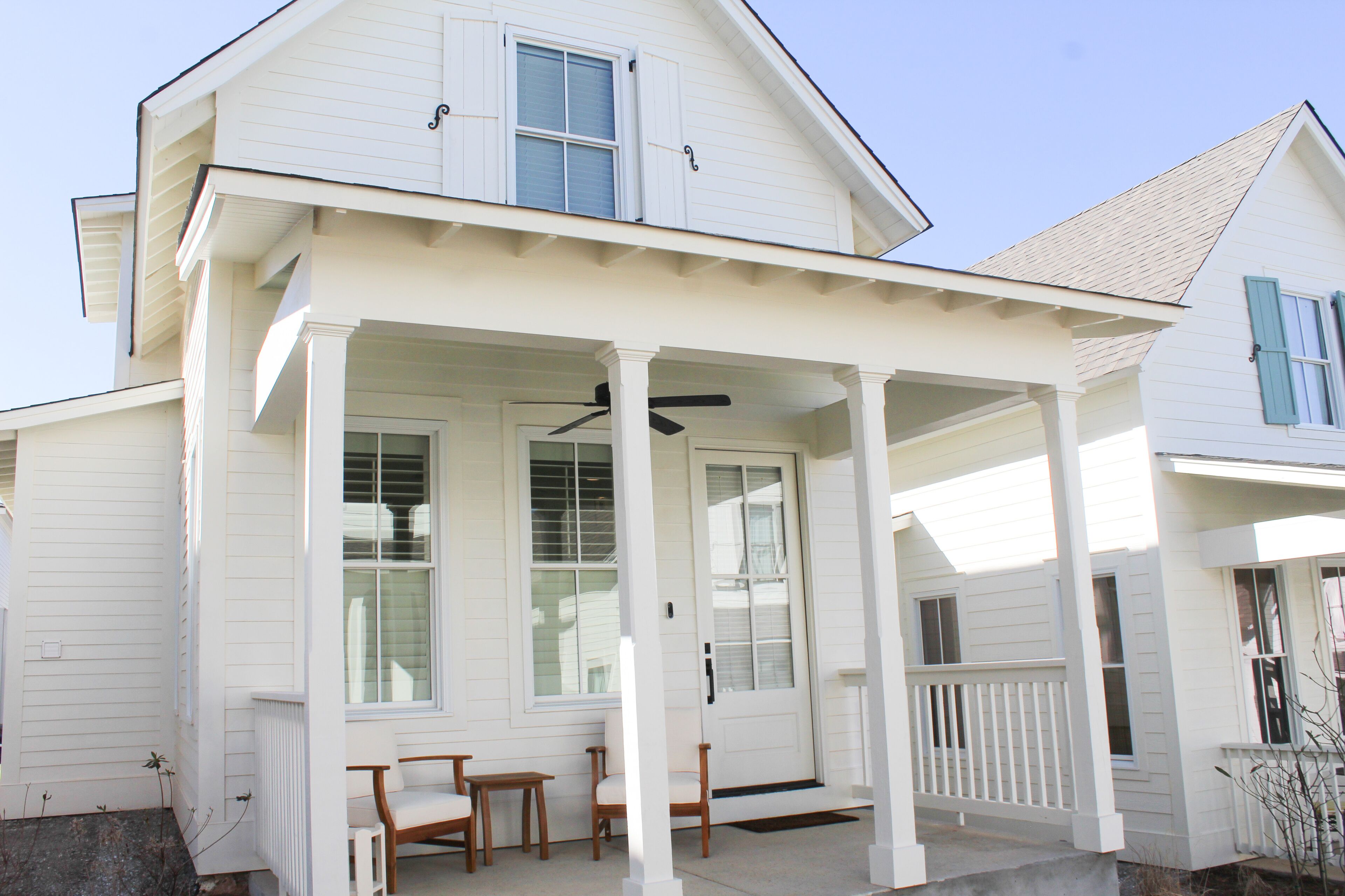 Chic Downtown Cottage - 1 mile from the Square
