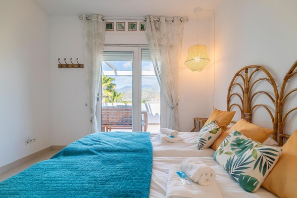 2 dormitorios, cuna de viaje, wifi gratis y ropa de cama