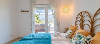 2 bedroom amazing home in Viñuela