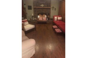 3 chambres, bureau, Wi-Fi gratuit, draps fournis