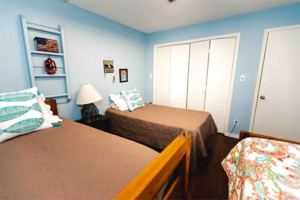 3 chambres, bureau, Wi-Fi gratuit, draps fournis